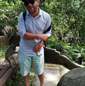 Meet your Posher, Adam